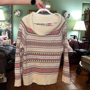 Super fun sweater with sequin detail Has some peeling but really good condition
